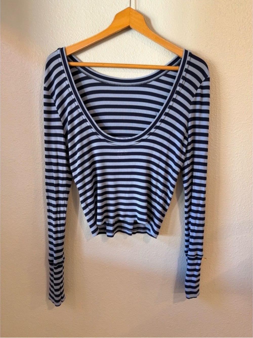 OFFLINE by Aerie Striped
Long Sleeve Crop Top Women's
Med Blue Ribbed - Picture 2 of 5